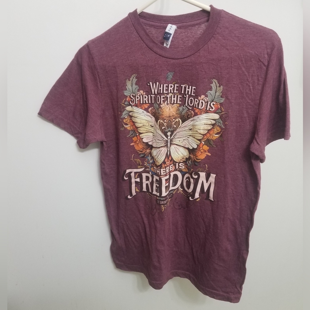 Lovely graphic tee of Biblical quote